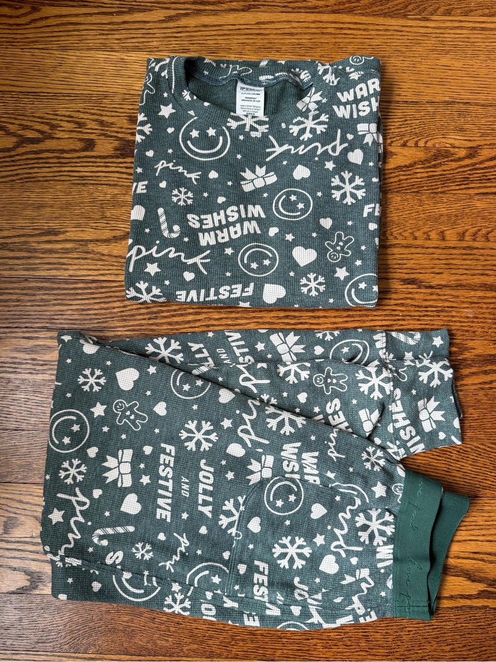 PINK Victoria's Secret Holiday Christmas Thermal Pajama Set - Green S